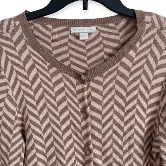 New York & Co Button Front Cardigan Sweater Size Medium - Picture 4 of 10